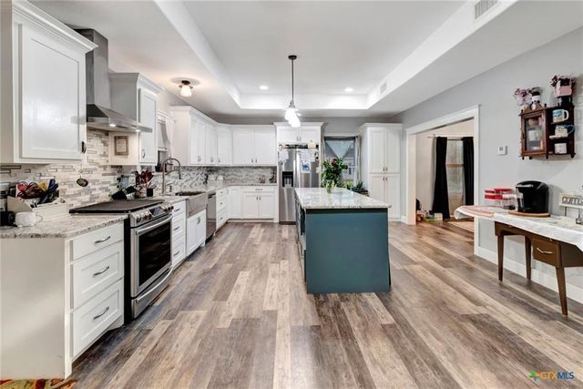 411 S Washington Street, El Campo, TX 77437