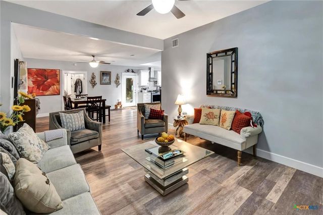 411 S Washington Street, El Campo, TX 77437