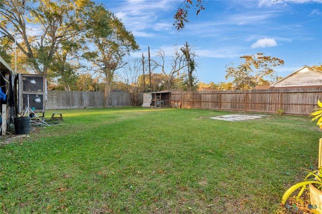 411 S Washington Street, El Campo, TX 77437