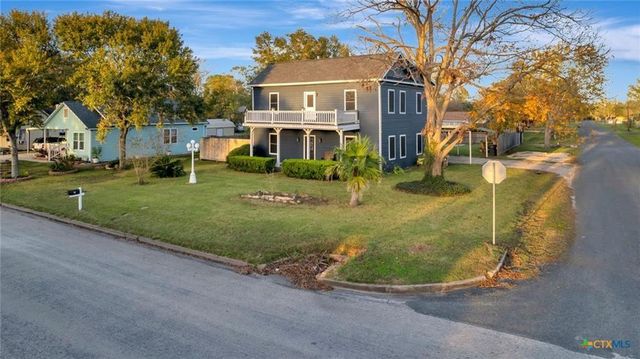 411 S Washington Street, El Campo, TX 77437