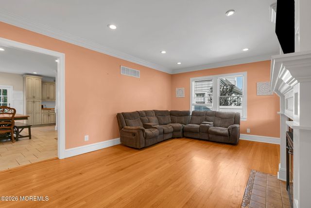 184 Hance Road, Fair Haven, NJ 07704