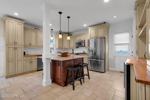 184 Hance Road, Fair Haven, NJ 07704