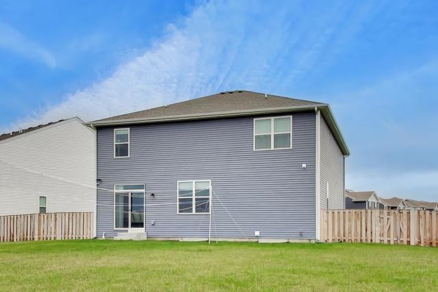 1566 Dublin Drive, Hampshire, IL 60140