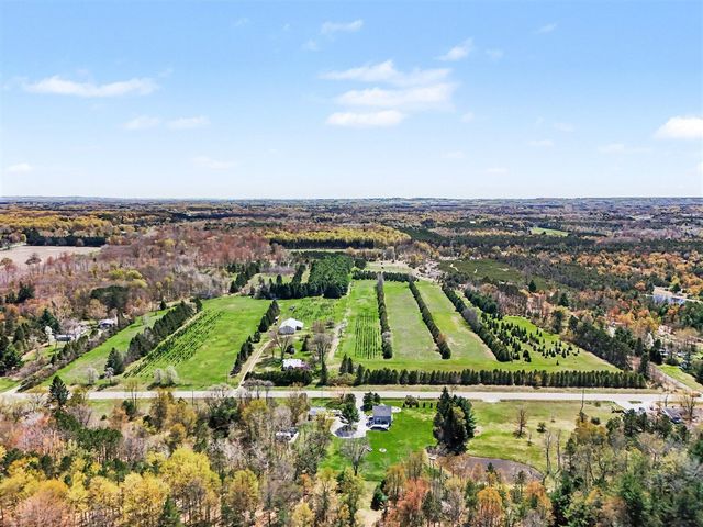 2707 W Hansen Road, Ludington, MI 49431