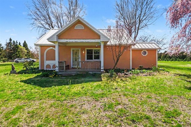2707 W Hansen Road, Ludington, MI 49431