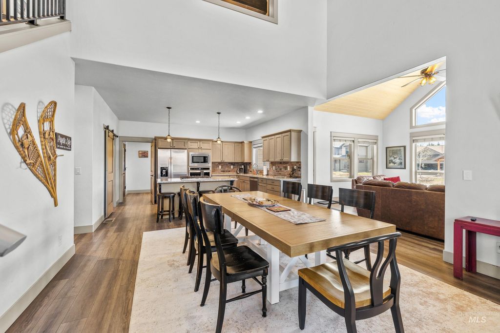 1089 Graham Dr, McCall, ID 83638 photo 4