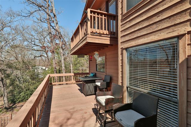 431 Shoreline Drive, Huntsville, TX 77320