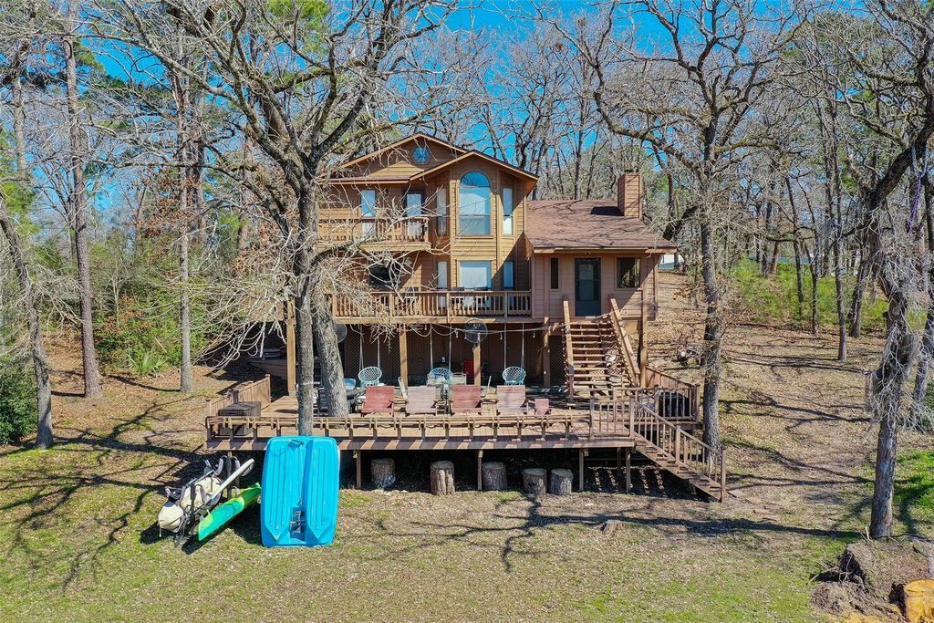431 Shoreline Drive, Huntsville, TX 77320