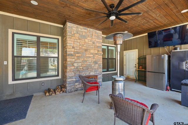 847 Calloway Rd, Marshall, TX 75670