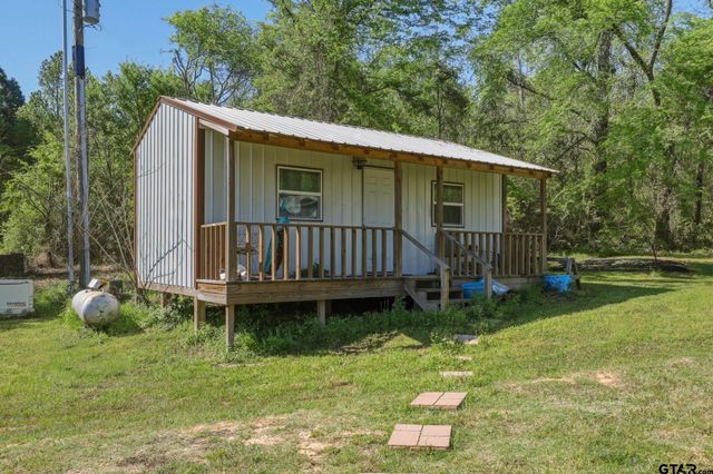 847 Calloway Rd, Marshall, TX 75670
