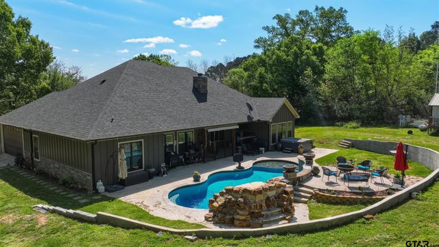 847 Calloway Rd, Marshall, TX 75670