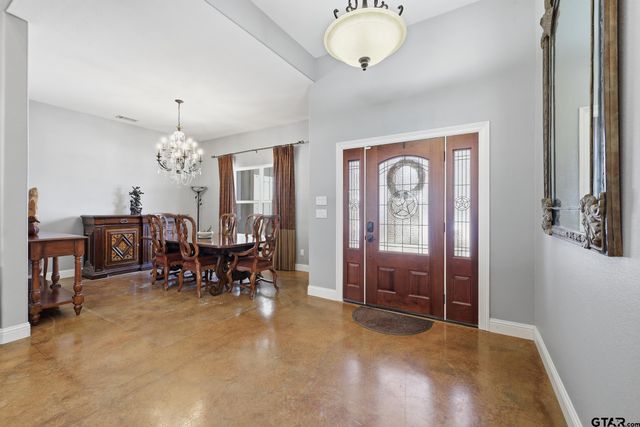 847 Calloway Rd, Marshall, TX 75670