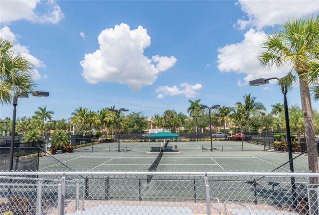 7025 Leopardi CT, Naples, FL 34114