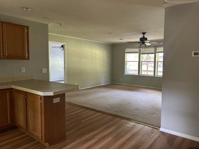 20634 Tomahawk Dr, Chandler, TX 75758