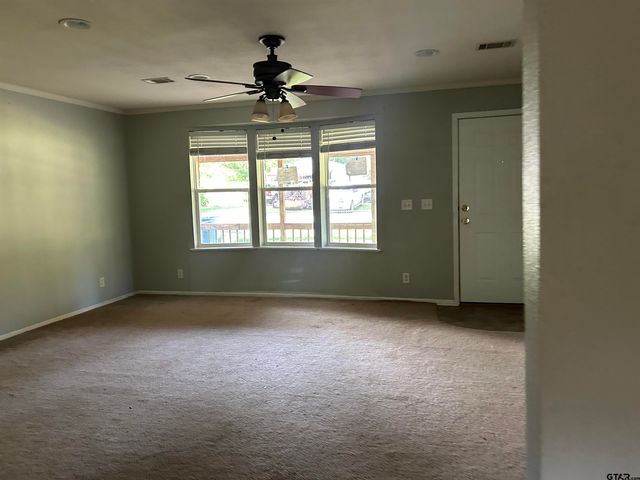 20634 Tomahawk Dr, Chandler, TX 75758