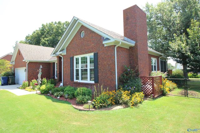 151 Hazelwood Drive, Hazel Green, AL 35750