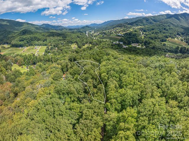 000 Flowing Brook Lane 3, Waynesville, NC 28786