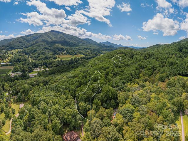 000 Flowing Brook Lane 3, Waynesville, NC 28786