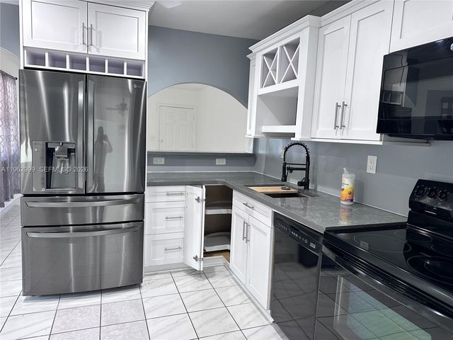 2820 Fletcher St, Hollywood, FL 33020