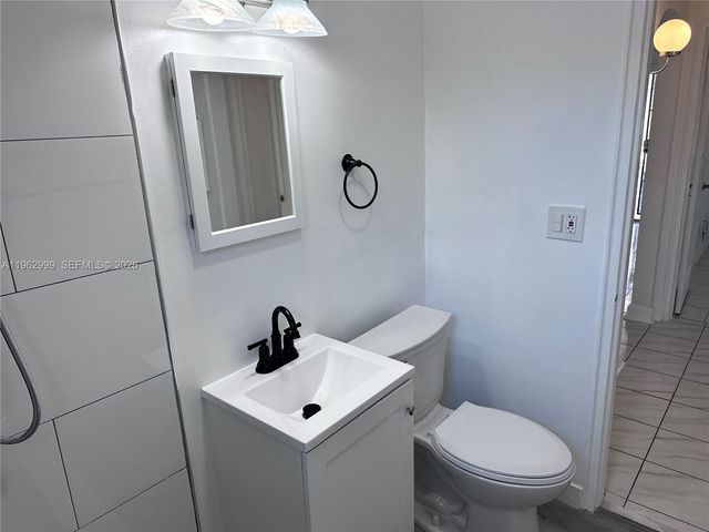 2820 Fletcher St, Hollywood, FL 33020