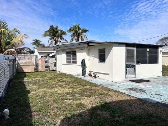 2820 Fletcher St, Hollywood, FL 33020