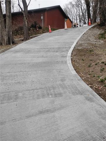 1809 Pacific Street, St Joseph, MO 64503