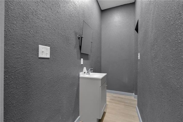 1809 Pacific Street, St Joseph, MO 64503