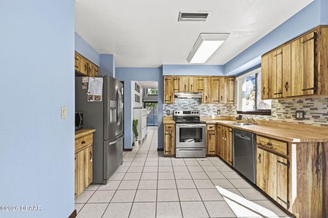 67 Ravenwood Court, Ormond Beach, FL 32174