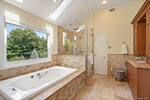 10 Crestview Drive, Pleasantville, NY 10570