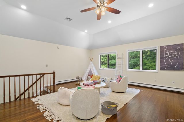 10 Crestview Drive, Pleasantville, NY 10570