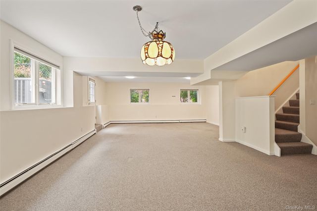 10 Crestview Drive, Pleasantville, NY 10570