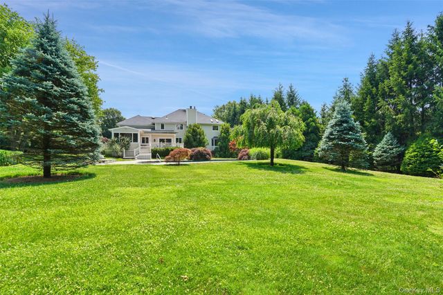 10 Crestview Drive, Pleasantville, NY 10570