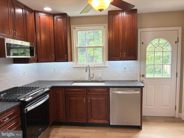 122 HOMESTEAD AVE, Hamilton, NJ 08610
