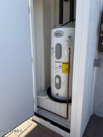 2234 W MEDLOCK Drive 4, Phoenix, AZ 85015