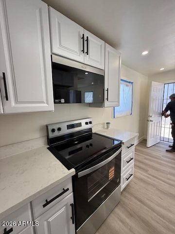 2234 W MEDLOCK Drive 4, Phoenix, AZ 85015