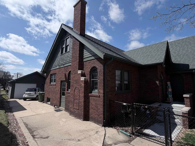 908 Grant Avenue, Waterloo, IA 50702