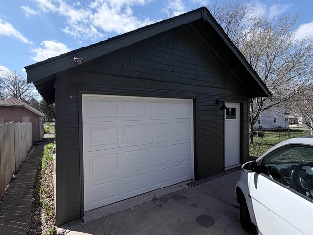 908 Grant Avenue, Waterloo, IA 50702
