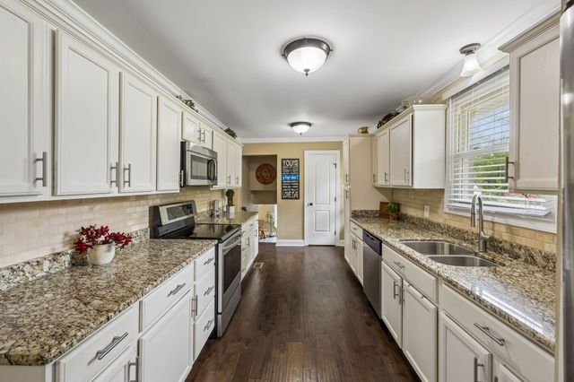 708 Glen Oaks Dr, Mount Juliet, TN 37122