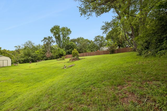 708 Glen Oaks Dr, Mount Juliet, TN 37122