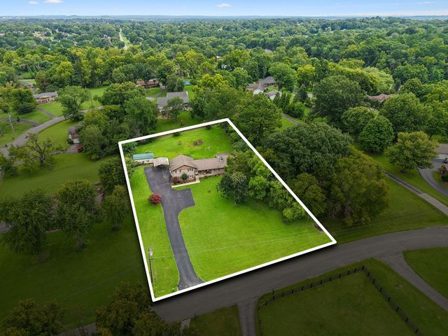 708 Glen Oaks Dr, Mount Juliet, TN 37122