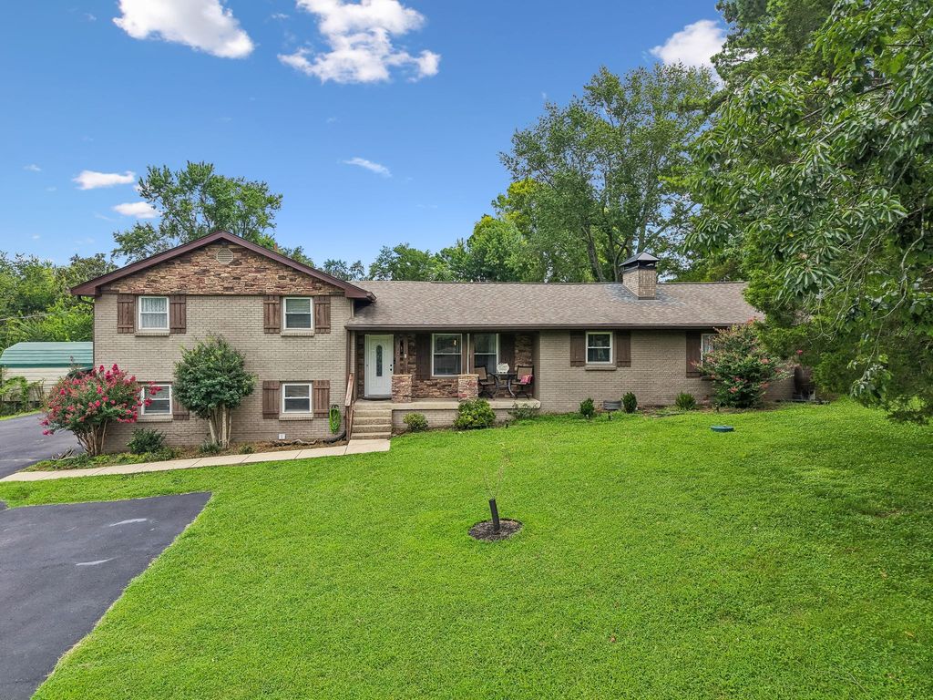 708 Glen Oaks Dr, Mount Juliet, TN 37122