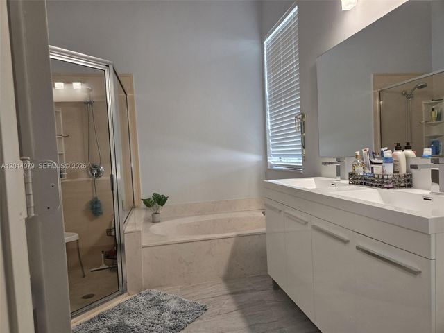 1101 NW 180th Ave, Pembroke Pines, FL 33029