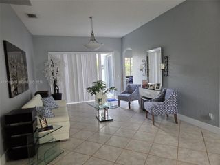 1101 NW 180th Ave, Pembroke Pines, FL 33029
