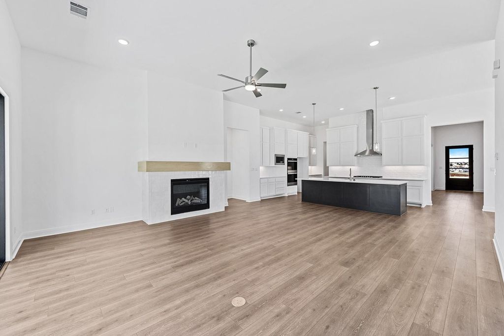 116 Uphill DR, Liberty Hill, TX 78642