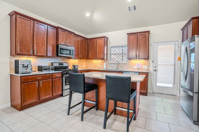 413 Longhorn Cavern RD, Leander, TX 78641