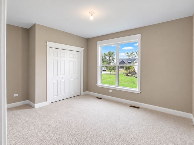 214 Burr Oak Circle, Elgin, IL 60124