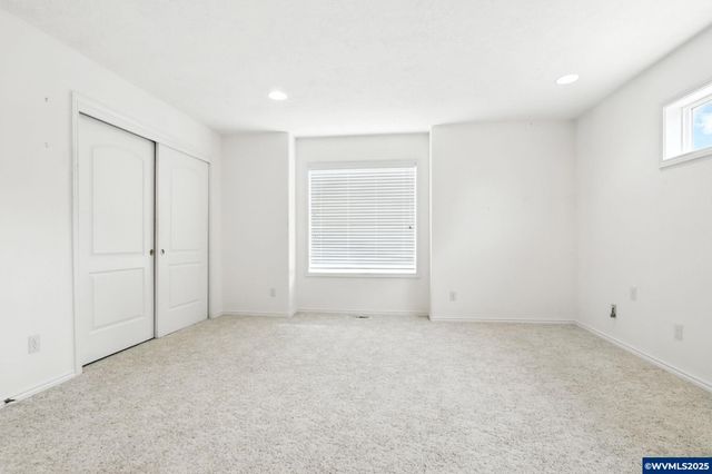 2677 Burlington Ct NE, Salem, OR 97305
