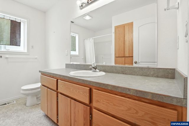 2677 Burlington Ct NE, Salem, OR 97305