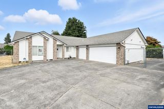 2677 Burlington Ct NE, Salem, OR 97305