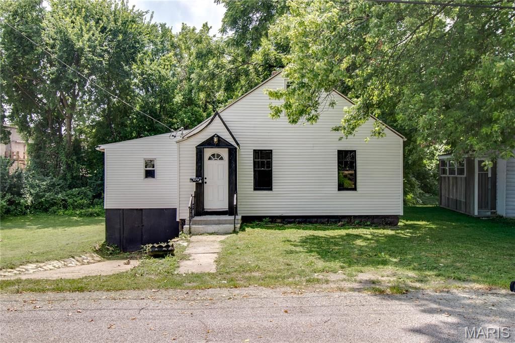 619 Elfgen Street, Alton, IL 62002